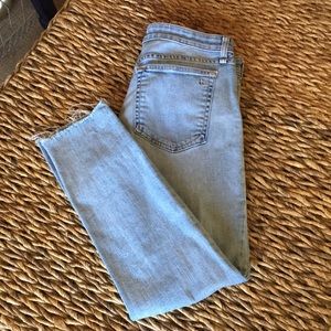 rag & bone jeans. Dre low-rise ankle slim boyfriend. Light blue. Cropped.Size 26